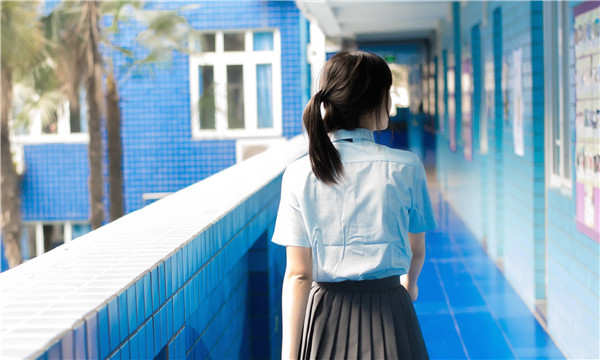 凯里如何找到一个可以帮助我生孩子的女人？