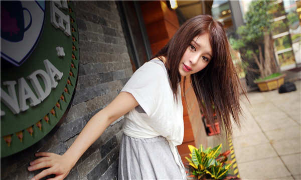 凯里想找一个女性生孩子给报酬-｛找个女人生孩子多少钱｝